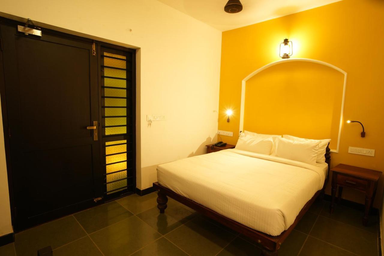 Отель The Sunset Bay Fort Kochi Экстерьер фото
